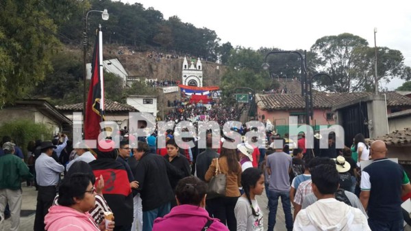 Multitud le dijo 'hasta siempre' a la líder lenca Berta Cáceres