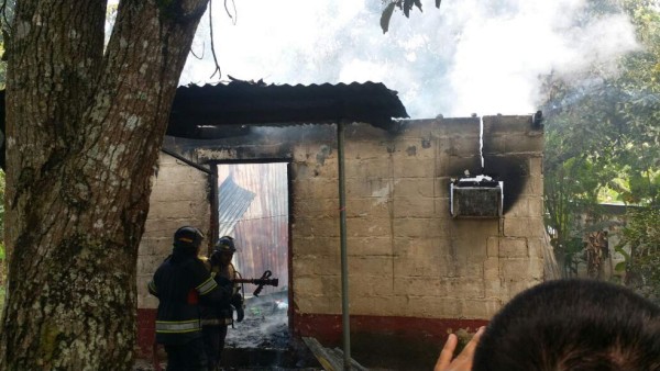 Incendio consume una vivienda en El Progreso, Yoro