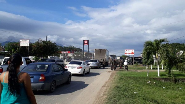 Habilitan paso entre La Ceiba y San Pedro Sula