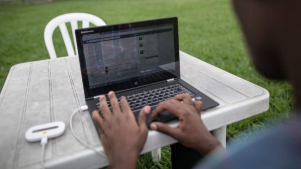 Más hondureños con acceso a internet elevará el PIB nacional