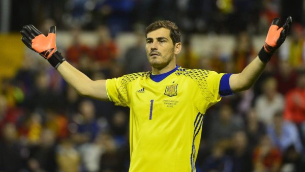 Casillas queda fuera de los convocados por España después de 16 años