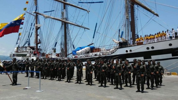 Llega buque venezolano a Puerto Cortés