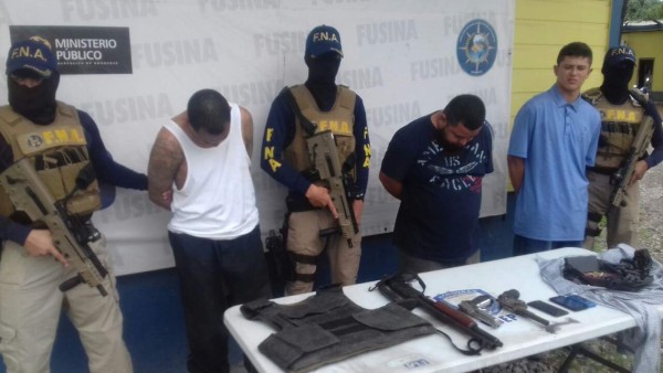 Capturan a tres presuntos pandilleros en La Ceiba