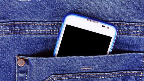 Guardar el celular en el bolsillo podría perjudicar el esperma de los hombres