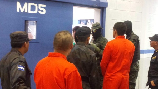 Ejecutan operativo en la cárcel de máxima seguridad 'El Pozo'