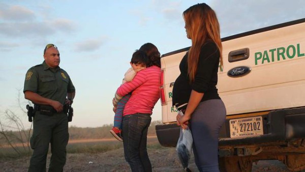 Hondureña embarazada es arrestada al intentar cruzar EEUU; da a luz y bebé nace muerto