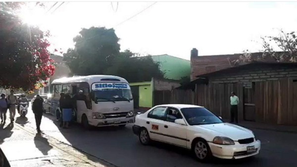 Transportistas paralizan buses en protesta por violencia