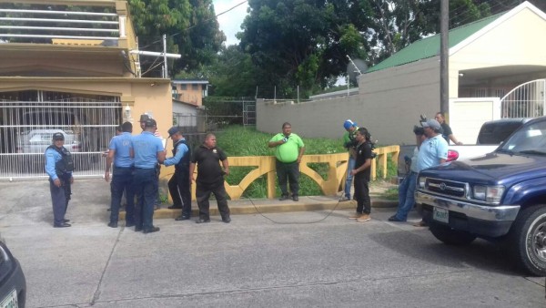 Hallan un feto debajo de un puente en La Ceiba, Atlántida