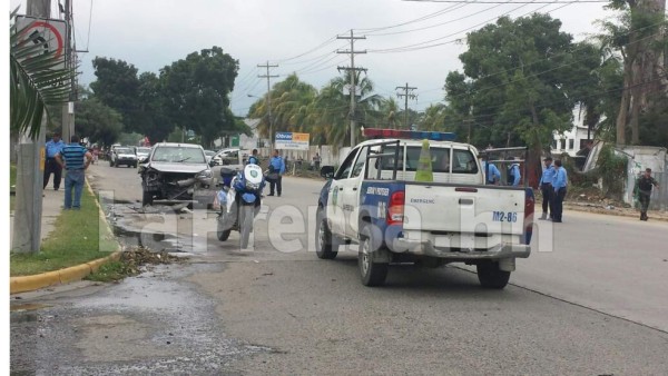 Acribillan a comerciante dentro de su vehículo en San Pedro Sula