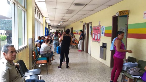 Imagen de pacientes en el Hospital Escuela Universitario de Tegucigalpa, capital de Honduras.
