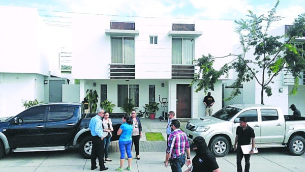 Aseguran vivienda ligada al desfalco del Seguro Social