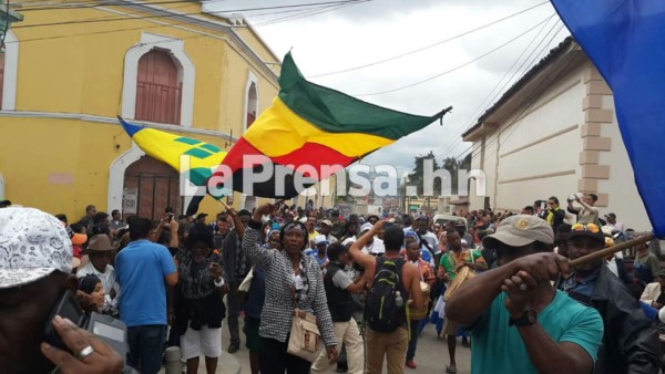 Multitud le dijo 'hasta siempre' a la líder lenca Berta Cáceres