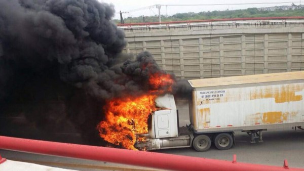 Bloqueos y disparos en el noreste de México tras detención de capo