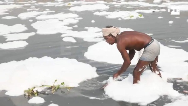 El río Yamuna, una 'cloaca' en Delhi tras dos décadas de planes de limpieza