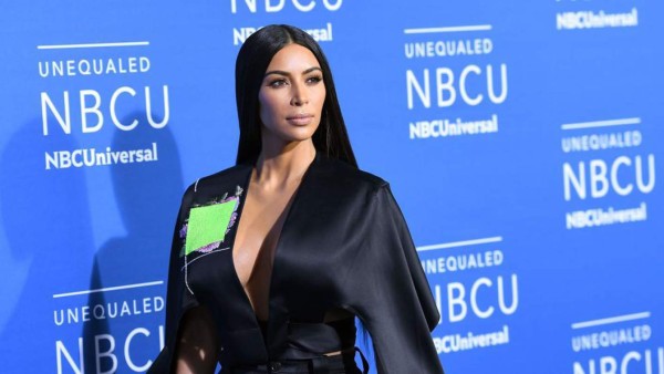 Kim Kardashian pide perdón por oscurecer su piel