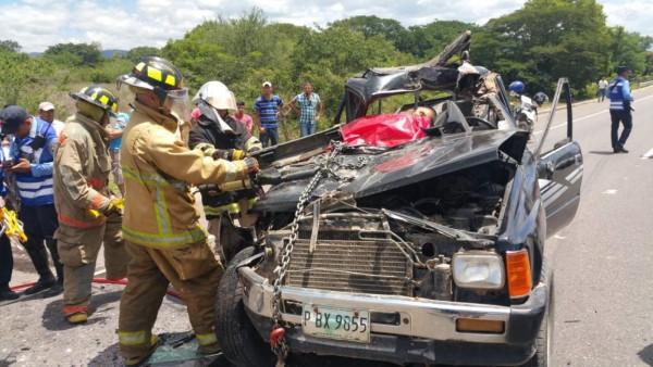 Un muerto y dos heridos deja accidente vial en Comayagua