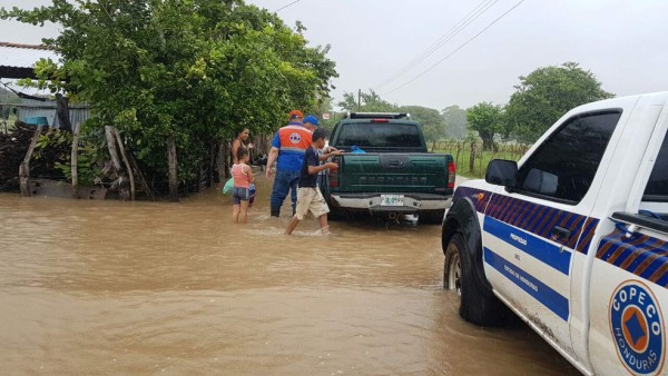 Evacúan a siete familias en la zona sur de Honduras