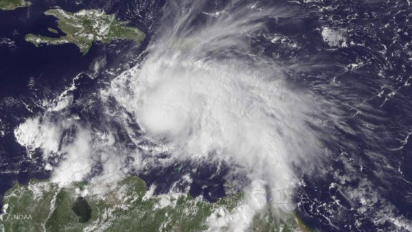 Matthew se convierte en 'potente' huracán categoría 5 en el Caribe colombiano