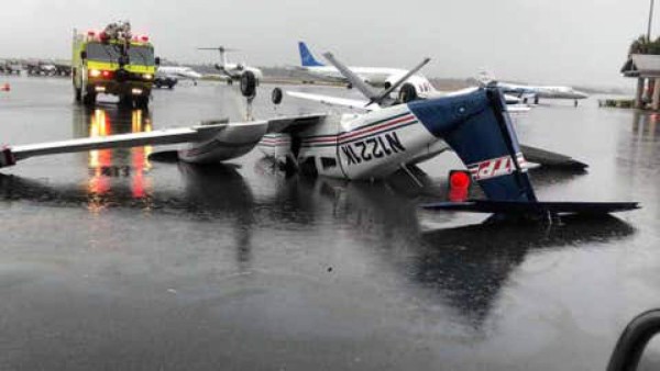 Tornado aterriza en aeropuerto de Florida y deja severos daños en la zona