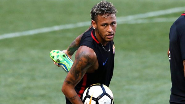 Revelan supuesta lista de futbolistas que Neymar pide para ir al PSG