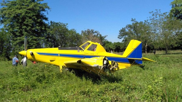 Avioneta fumigadora realiza aterrizaje de emergencia en La Lima