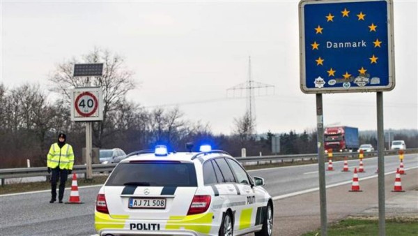 Traficante de droga confunde un auto de policía con un taxi en Dinamarca