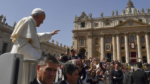 El papa condena uso de 'instrumentos de exterminio' contra la población siria