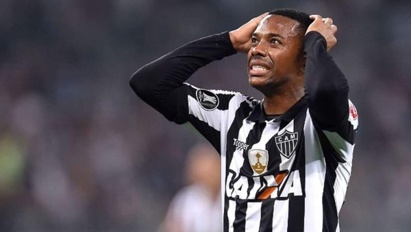 Robinho es condenado a prisión por violación en grupo