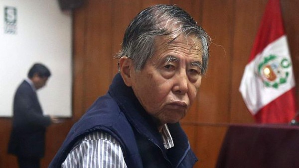 Fujimori regresa a la cárcel después de someterse a exámenes médicos
