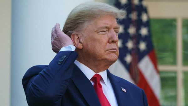 Trump se negó a honrar a militares por temor a que su cabello se dañara con la lluvia