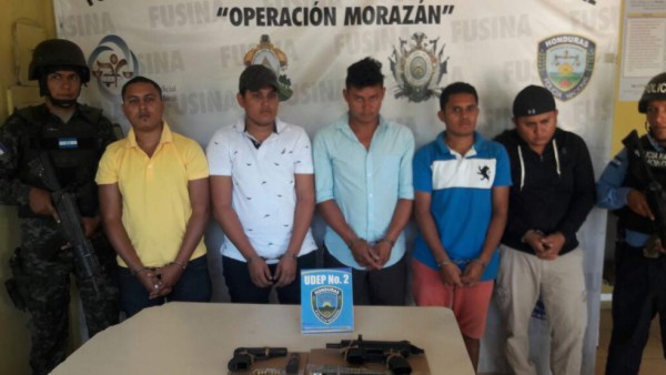 Con subametralladora arrestan a miembros de banda 'Los Sarmientos'