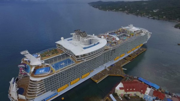 'Symphony of the Seas”, el crucero más grande del mundo ya está en Roatán