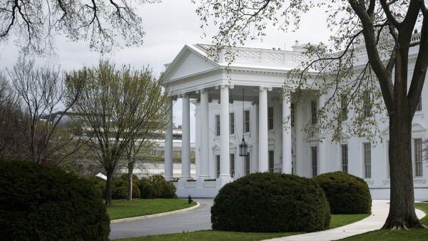 EUA: Acordonan la Casa Blanca por un paquete sospechoso