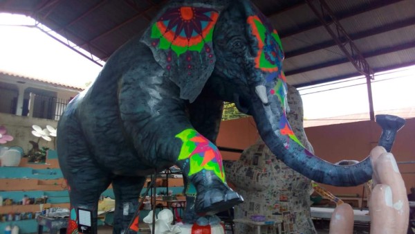 Este sábado queman las tradicionales chimeneas gigantes en Trinidad