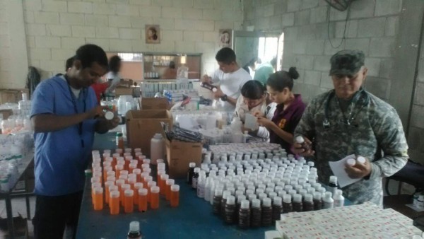 Brigadas médicas militares benefician a 8 mil personas en San Pedro Sula