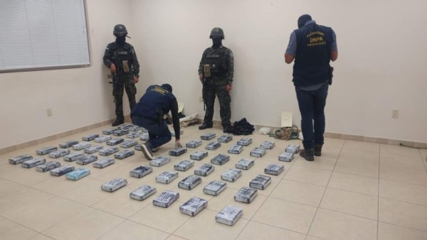 Unos 60 kilos de cocaína llevaba barco interceptado en Trujillo