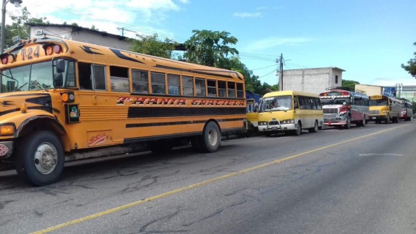 Buses con migrantes hondureños llegarán a frontera de Corinto este domingo