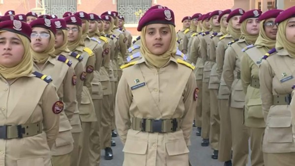 Las mujeres buscan liderazgo en escuela militar de Pakistán