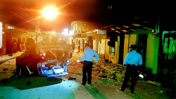 Con mortero de alto poder hacen explotar carro en La Entrada, Copán