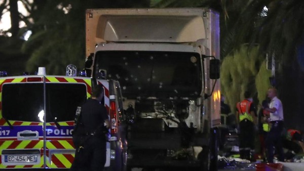 Las heridas siguen abiertas en Niza, un año después del atentado