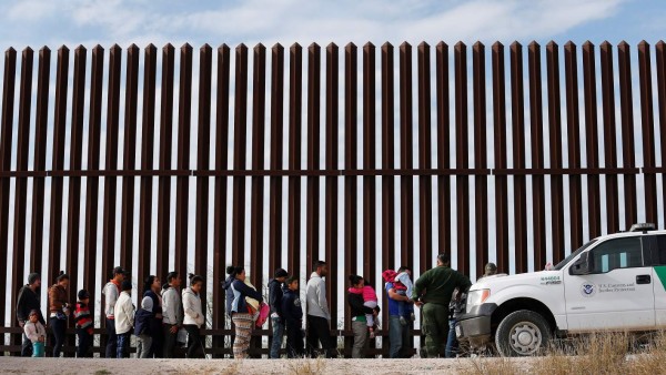 La detención de familias migrantes en la frontera de EEUU subió un 375 % en seis meses