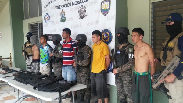 Capturan a cinco supuestos integrantes de banda criminal en Choloma