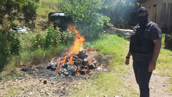Incineran paquetes de droga en La Ceiba