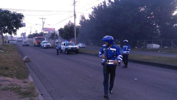 Miembros de Libre bloquean el Anillo Periférico de Tegucigalpa