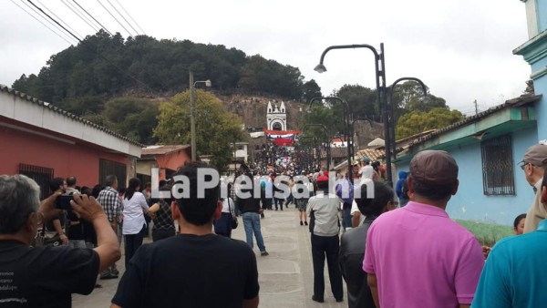 Multitud le dijo 'hasta siempre' a la líder lenca Berta Cáceres