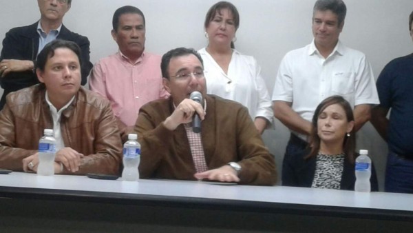 Luis Zelaya: 'Acepto la pérdida, felicitaciones a Salvador Nasralla'