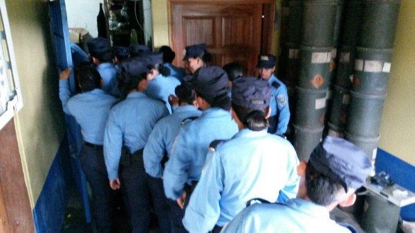 Llegan a La Ceiba 100 nuevos policías tras sorpresiva remoción