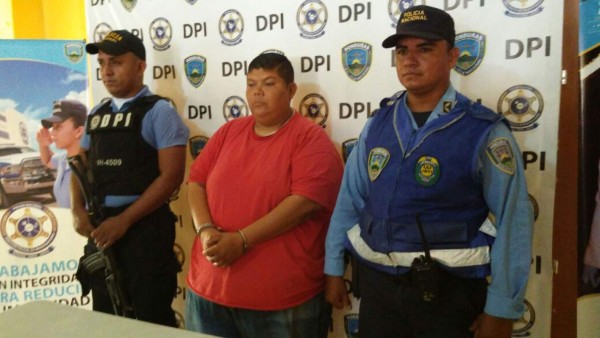 Capturan infraganti a tramitador de licencias falsas en El Progreso