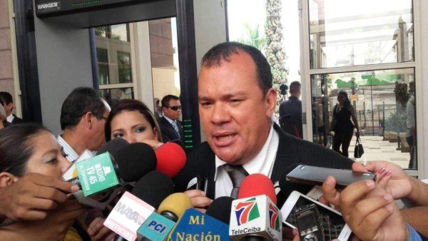 Renato Álvarez no desecha la candidatura del Partido Liberal