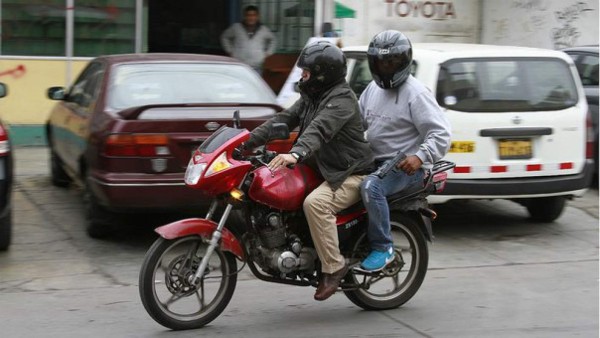 ¿Crees que ha dado resultado la prohibición de dos hombres en moto?